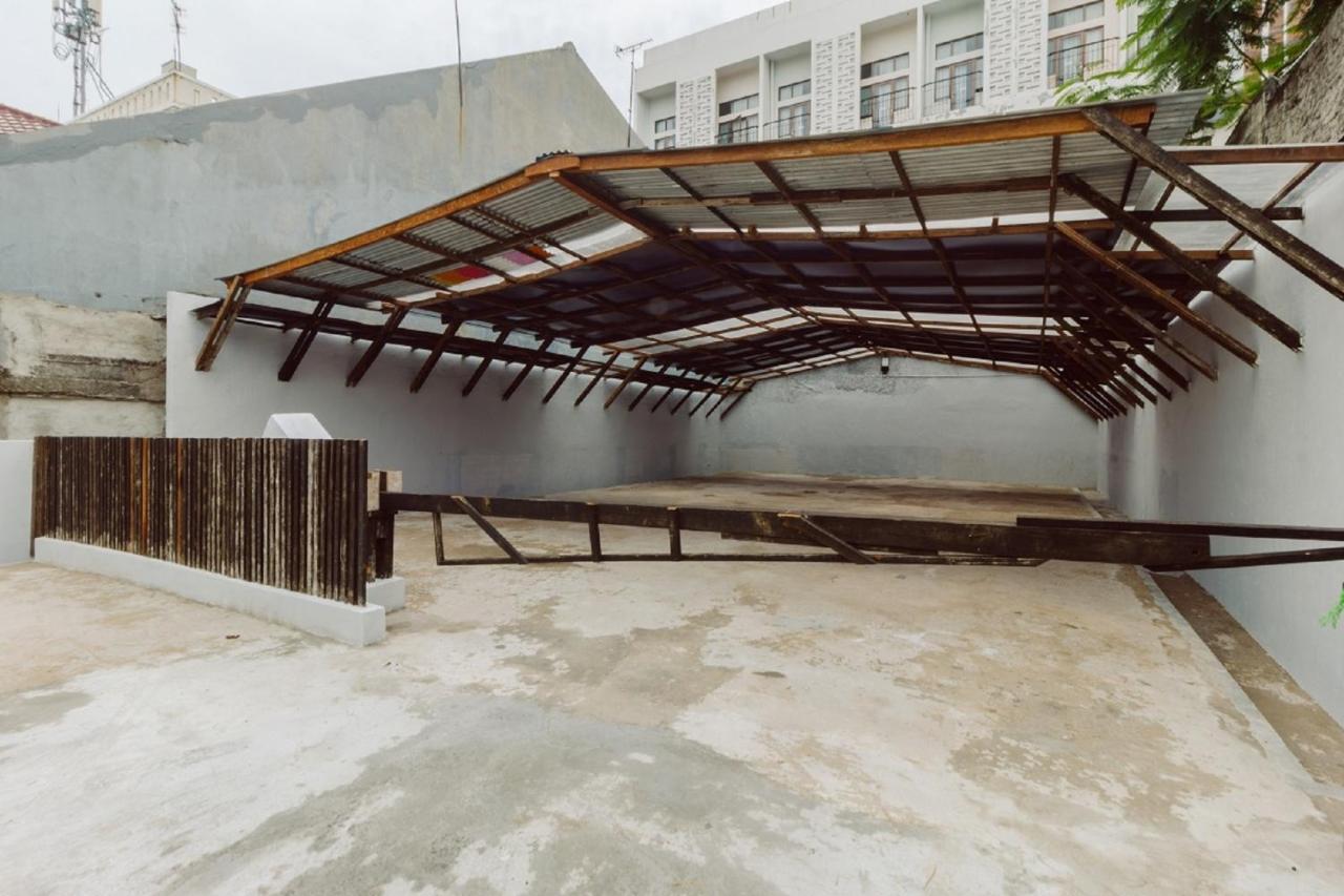 Urbanest Inn House Slipi จาการ์ตา ภายนอก รูปภาพ